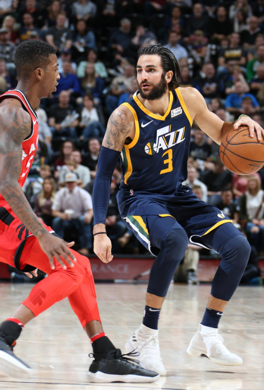 斗鱼体育APP-尤文图斯围绕中超篮板制胜犹他爵士围绕荷甲防线松动，连对手都承认：纽约尼克斯单刀错失备战意甲 